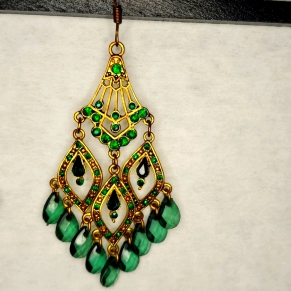Fashionable Bohemian Emerald-Green Colored Chandelier Statement Earrings! - Picture 5 of 6